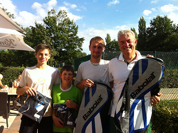 Clubturnier 2012: Doppel-Finale Timo Stodder, Finn Stodder, Oliver Britze und Dietrich Sander Clubturnier 2012: Doppel-Finale Timo Stodder, Finn Stodder, Oliver Britze und Dietrich Sander