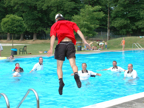 Pool-Party nach dem Matchball Pool-Party nach dem Matchball