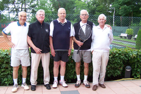 1. Herren 70 Stadtliga 2012: Peter Abt, Michael Heß, Peter Voß, Hans Wolff, Jürgen Thron. 1. Herren 70 Stadtliga 2012: Peter Abt, Michael Heß, Peter Voß, Hans Wolff, Jürgen Thron.