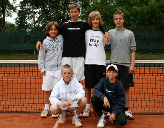 1. Junioren von links (oben): Kevin Kralj, Pascal Schubert, Adrian Engel, Justin Jahn. Unten Niclas Braun, Timo Stodder.